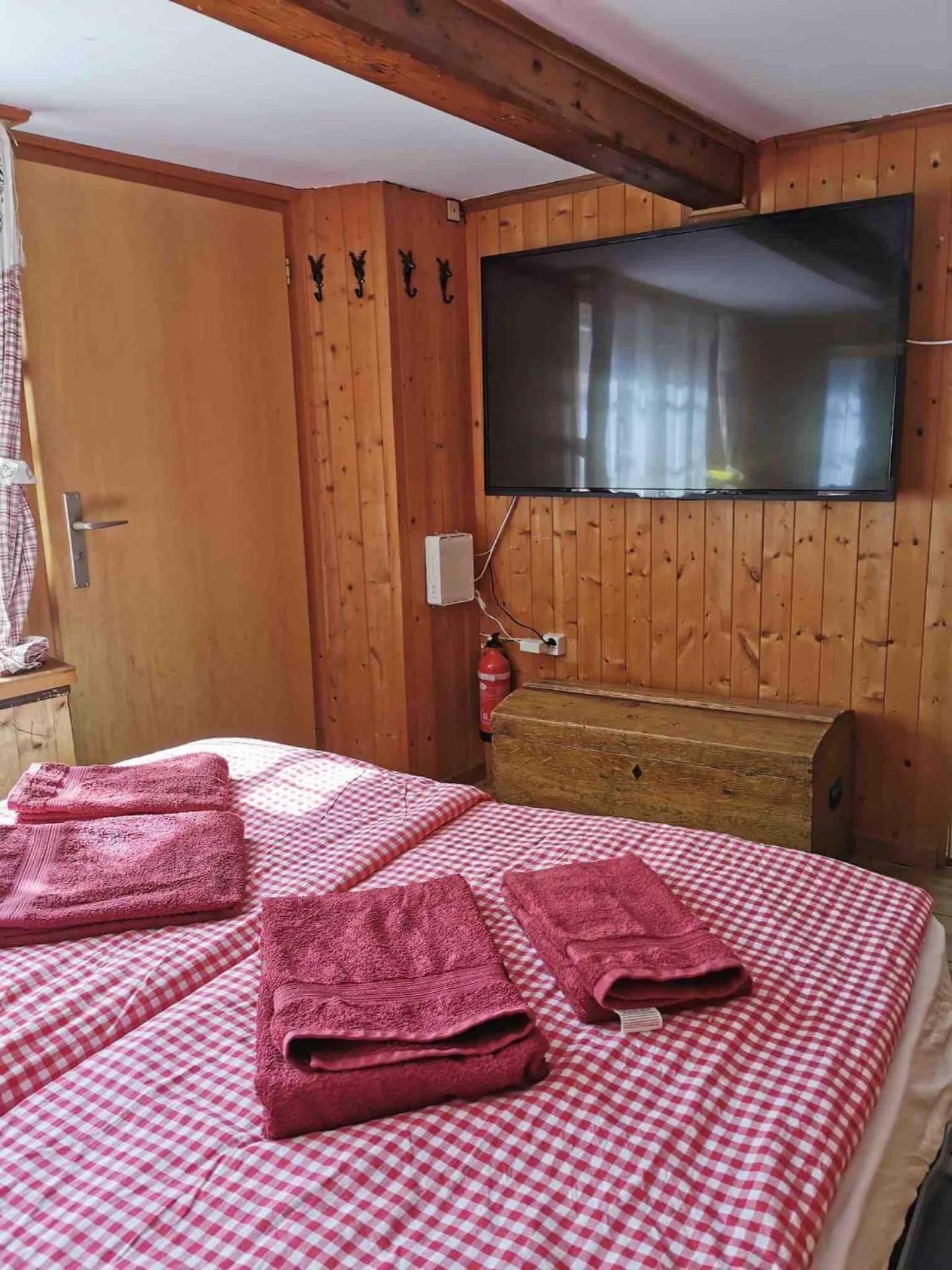 Studio In Alps By Apartments Capricorn Gsteigwiler Bagian luar foto
